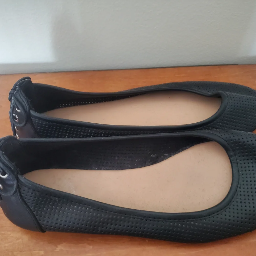 Black Women's Ballet Flats - Picture 3 of 6